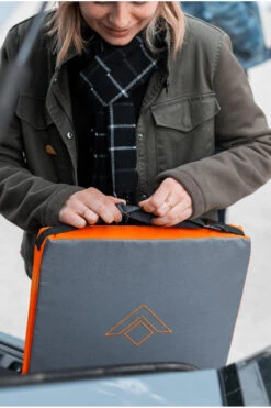 THAW Heated Seat Pad -Camping Equipment Store k0ced3b71d199bc52156a492b03591c27